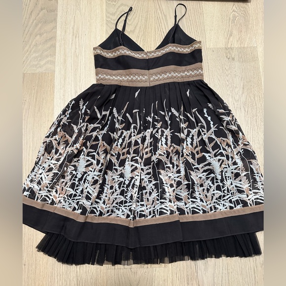BCBG | Brown Floral Party Dress| Size 6 - Picture 6 of 9